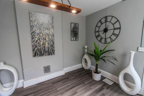 ☆☆ Modern Coed Dorm in Reading ☆☆ in ريدنج