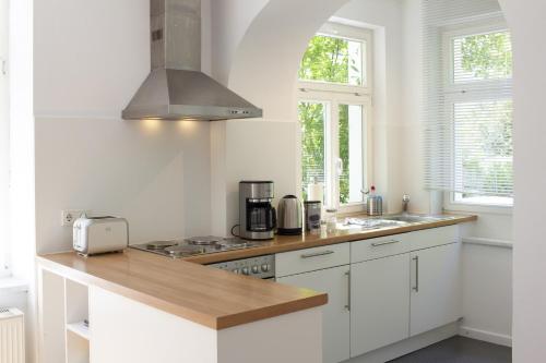 Kitchen, Ferienwohnung Hufelandstern bis 7 Personen - mit E-Ladesaule! in Bad Wildungen