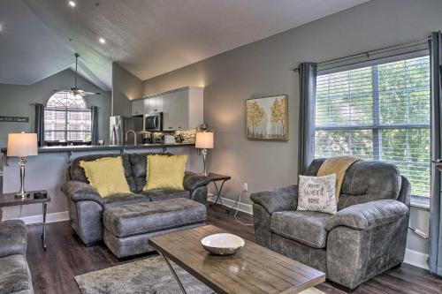 Unwind Fireside! Condo 4 Mi to Branson Strip – khách sạn tại Table Rock