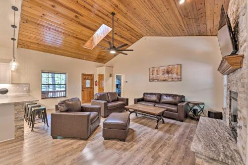 Luxe Cabin with Deck and Grill, 2 Mi to Hon-Dah Casino