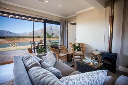 The Riverstone House in Sungai Breede