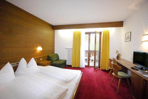 Double Room with Mountain View