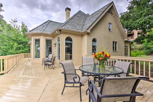 Spacious Elk Mountain Sanctuary w/ Deck & Views! in Маріон (Північна Кароліна)