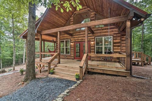 Peaceful Cabin on 3 Private Acres: Deck & Fire Pit - Canal Lake, GA