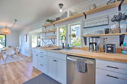 Lake Michigan Home with Multi-Level Deck and Views - image 3