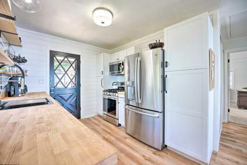 Modern Lake Michigan Home with 3 Lakefront Decks! in Muskegon