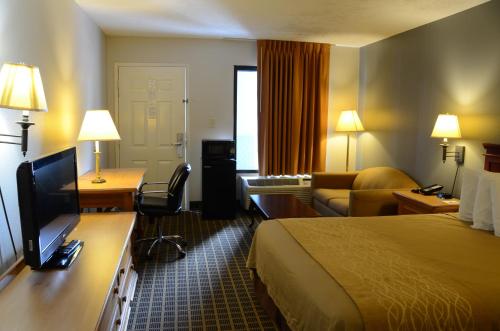 Clarksville Inn – Clarksville, TN