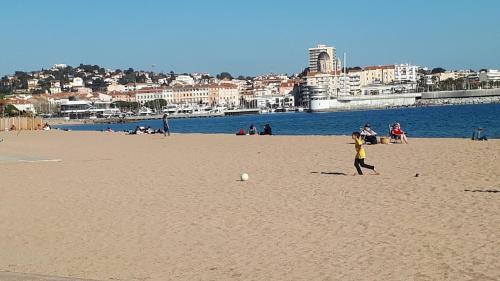 Fréjus plage T2, piscine, parking, plages à 200m