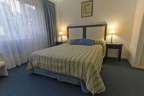 Double Room image 10