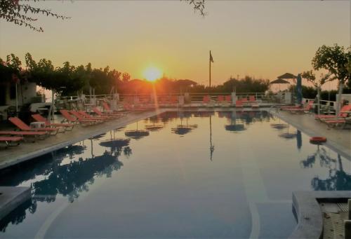 Santorini Hostel - main image