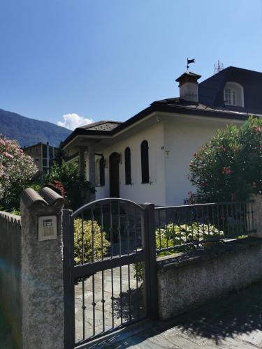 Casa Vacanze - Residenza Elvezia - Apartment - Tirano