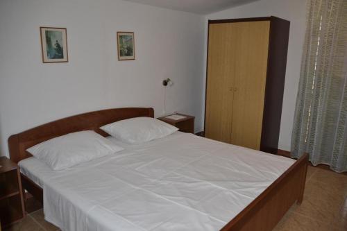 Apartment Kustici 6335c