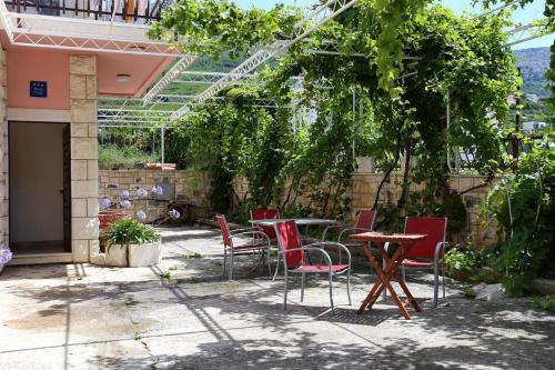 Apartments and rooms by the sea Podstrana Split - 10301 