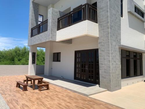 南滬57民宿 near Twin-Hearts Stone Weir