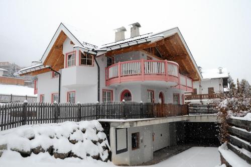  Villetta Enrosadira, Pension in Vigo di Fassa