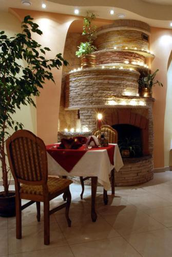 Restaurace, Secession Hotel in Leczna