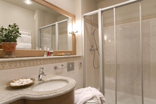 266915833 Art Hotel