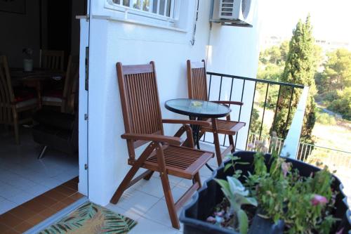2 bedrooms, 3 beds