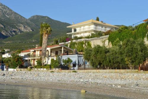 Melenia's Sea Front House