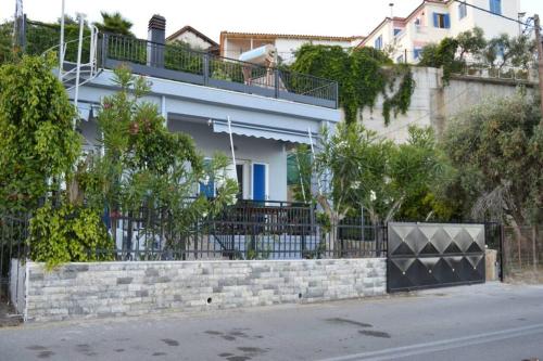 Melenia's Sea Front House