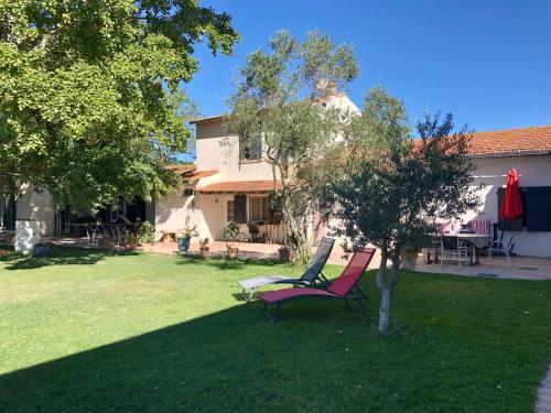 2 bedrooms, 4 beds