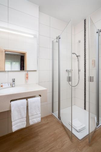 Bathroom, ClassicX Landhaus & Hotel - Bed & Breakfast in Gensingen