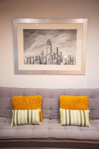 One-Bedroom Apartment image 8