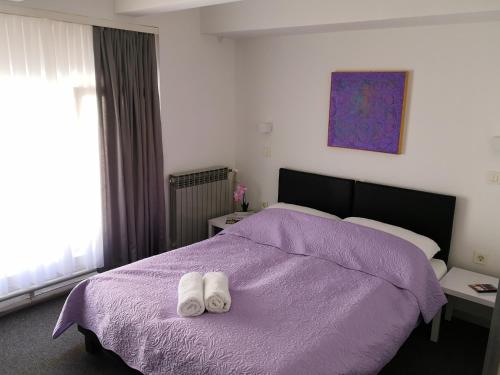 1 double bed