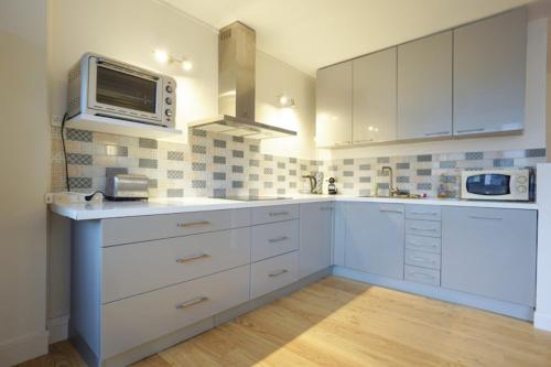 Beautiful apartment in LEVALLOIS - image 5