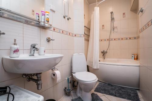 Standard Two-Bedroom Apartment image 6