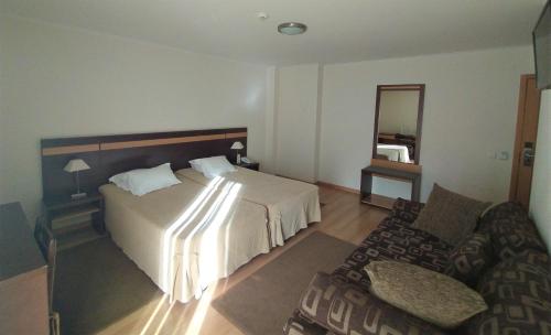 3 twin beds