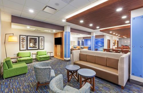 ทัศนียภาพภายนอกโรงแรม, Holiday Inn Express & Suites - Lenexa - Overland Park Area By IHG in เลเนซา (KS)