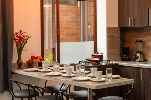 Toucan Platinum Suites Aparthotel