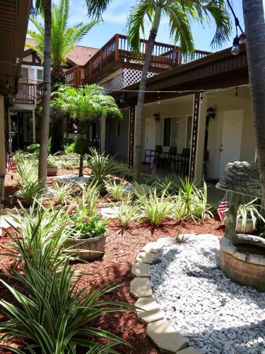 Palm Crest Resort Motel - 전망