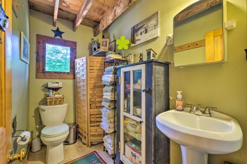 Warm and Inviting Jamaica Cabin Ski and Hike! - image 6