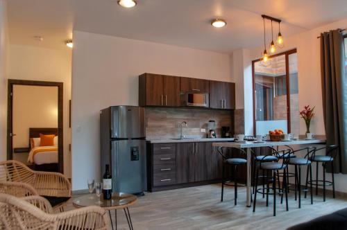 Toucan Platinum Suites Aparthotel