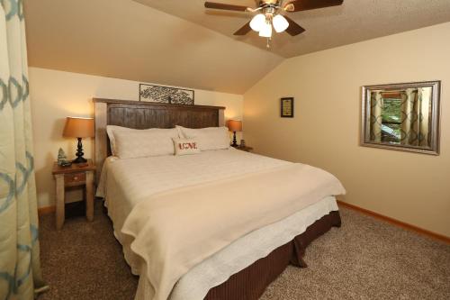 529 Reba Cabin - main image