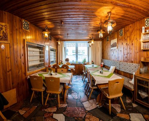 ห้องส่วนกลางสำหรับนั่งเล่น/ดูทีวี, Pension Glückauf (Pension Gluckauf) in โอเบอร์ไวเซนทัล