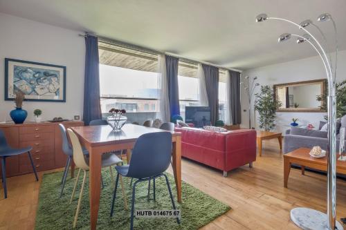 3 bedrooms, 6 beds