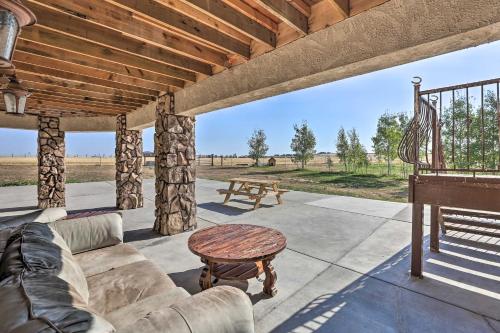 10 Mi to Barr Lake State Park: Home w/ Mtn Views in Hudson (CO)
