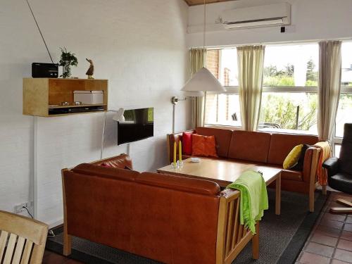  6 person holiday home in Bl vand in Blåvand