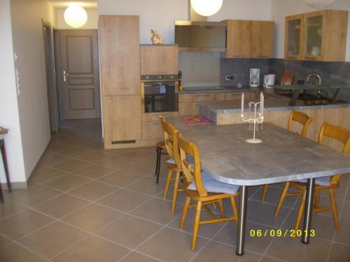 virtuve, Gite Le Petit Pied-a-Terre in La Chapelle-Saint-Sauveur