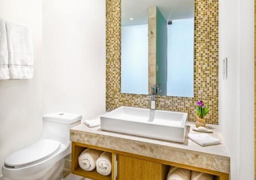 ANAH SUITES Luxury, Comfort and Location!