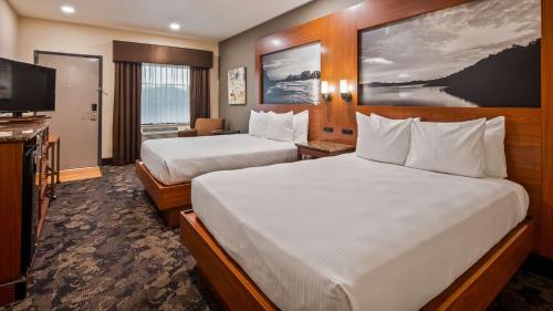 Queen Room with Two Queen Beds - Non-Smoking