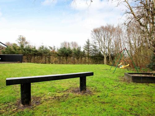 Four-Bedroom Holiday home in Blavand 11