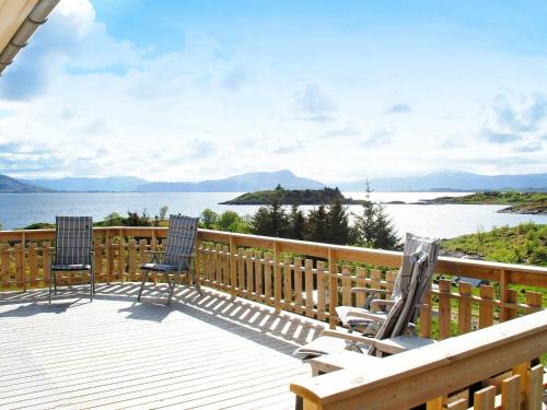 . 6 person holiday home in Dønna