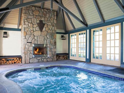 Hot tub, UCLA Lake Arrowhead Lodge in Lake Arrowhead (CA)