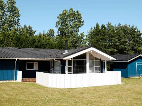  Three-Bedroom Holiday home in Oksbøl 17, Pension in Oksbøl