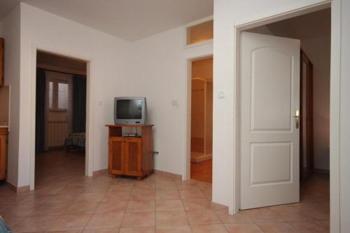 Apartments and rooms with WiFi Vrsar, Porec - 3007