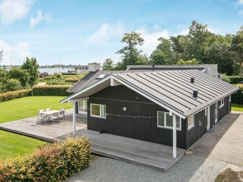 8 person holiday home in Juelsminde-By Traum
